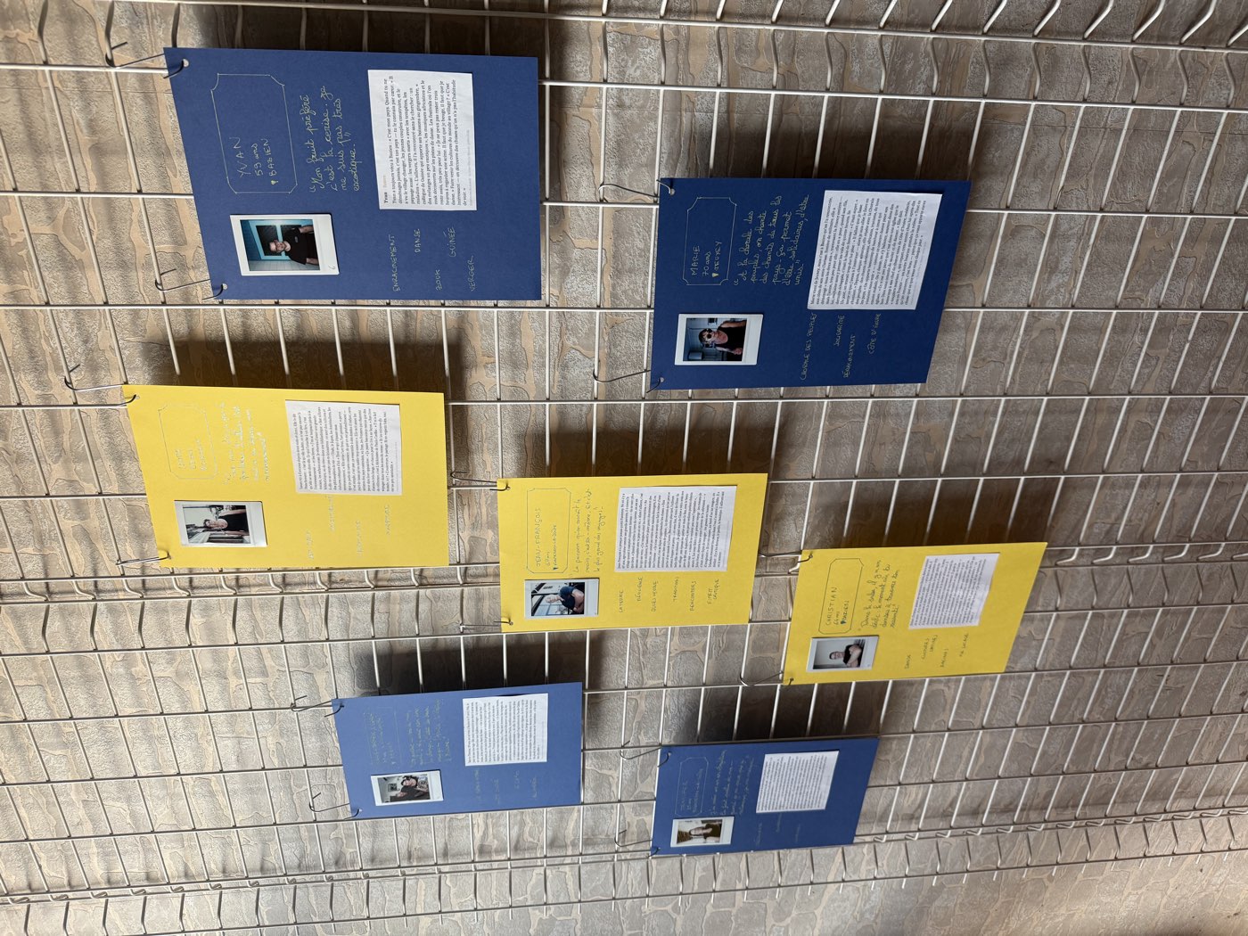 L’exposition « Expériences du monde » installée au Village du Livre