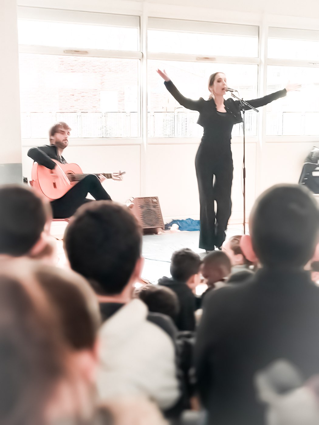 Voyage flamenco devant une classe — médiation en milieu scolaire